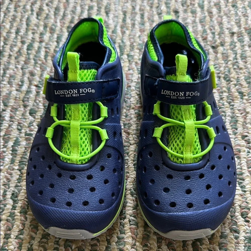 London Fog Blue and Green Water Shoes with Velcro Straps